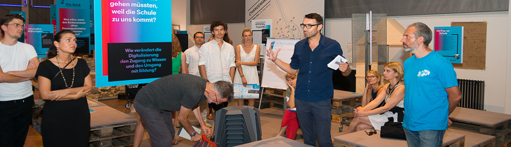 Thomas Geisler in der Ausstellung 2051: Smart Life in The City © MAK/Nathan Murell Thomas Geisler in der Ausstellung 2051: Smart Life in The City © MAK/Nathan Murell