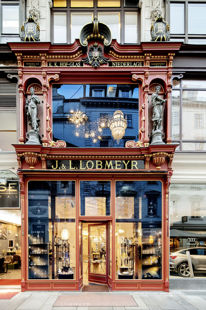 Newly renovated facade of the flagship store of J. & L. Lobmeyr in downtown Vienna © Kollektiv Fischka