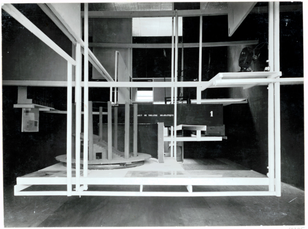 Friedrich Kiesler, Modell der „Raumstadt“, gezeigt im Grand Palais, Paris 1925; Fotografie. © MAK