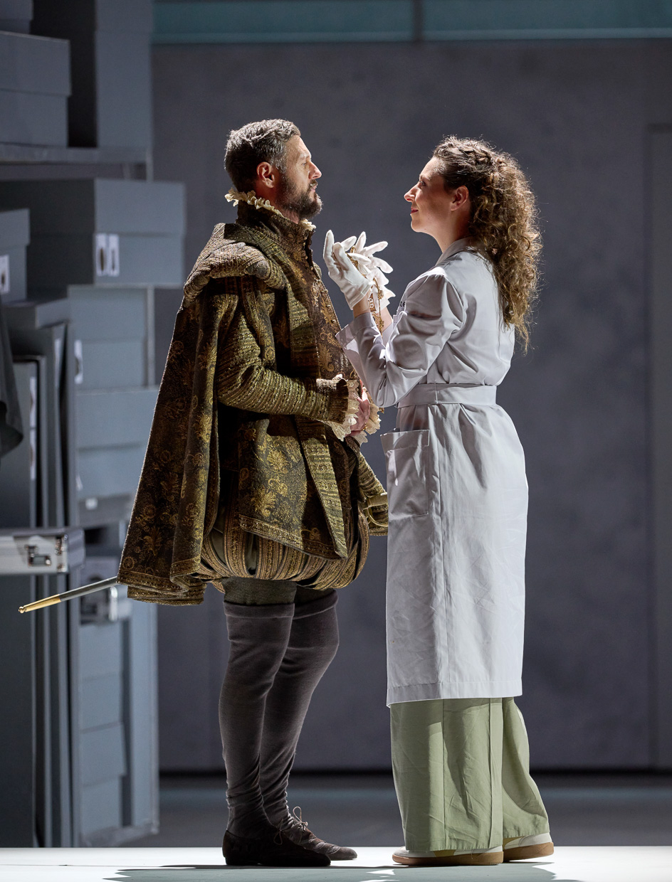 „Don Carlo“-Produktion an der Wiener Staatsoper (2024, Regie: Kirill Serebrennikov) © Wiener Staatsoper / Michael Pöhn