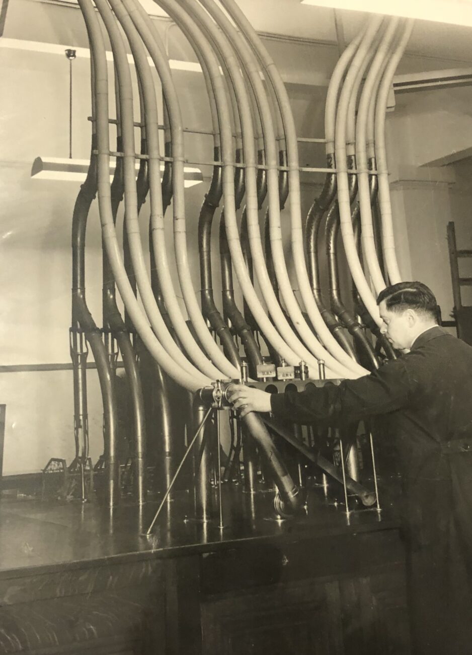 Aufnahme der Rohrpostanlage in der PSK (um 1950)
