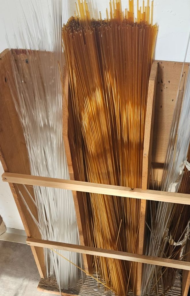 Glasstäbe als Grundmaterial für die Herstellung von Glasperlen in der Produktionswerkstatt Rautis ©Emil Pokorny