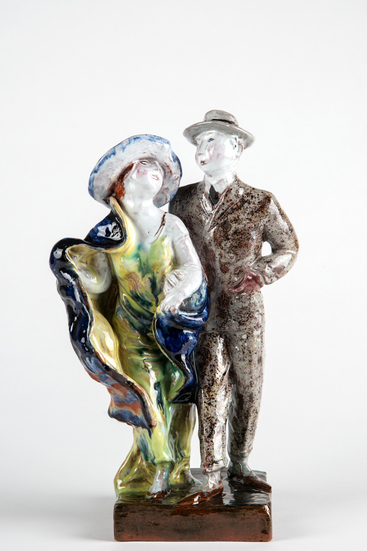 Susi Singer, Verliebtes Paar, um 1920. Eine solche Keramik wurde 1925 in Paris gezeigt; Keramik, glasiert. © MAK/Kristina Wissik