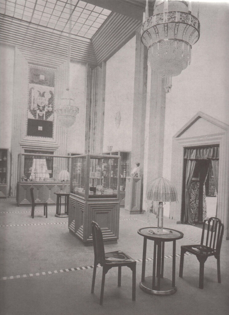 Glasraum der Firma Lobmeyr im Österreichischen Haus der Werkbundausstellung Köln, 1914 © MAK