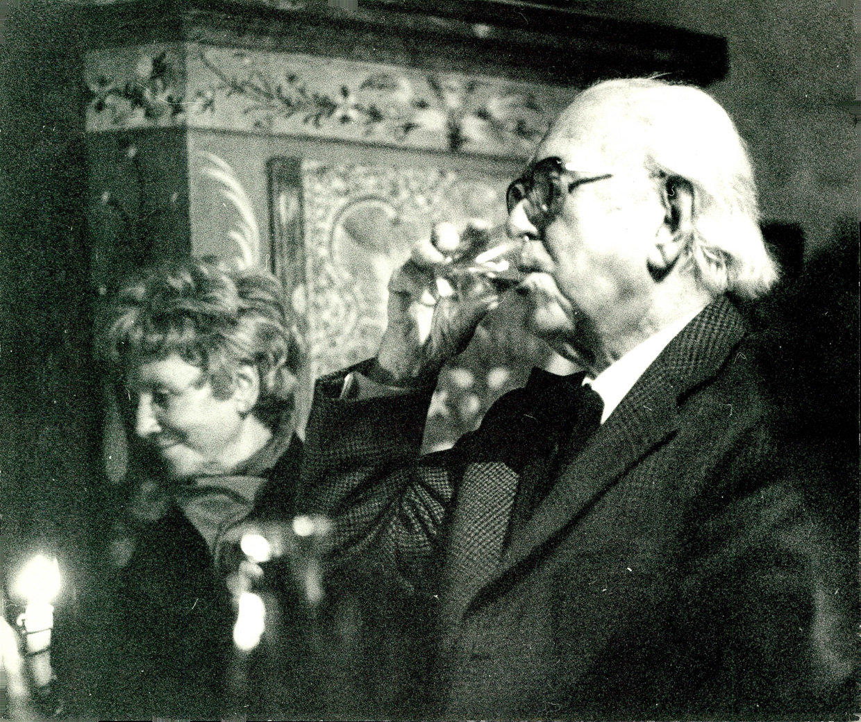 Anna Lülja Praun und Clemens Holzmeister anlässlich seines 90. Geburtstags, 1976 © MAK