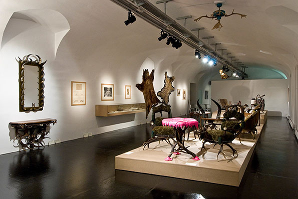 Möbel als Trophäe, MAK Ausstellungsansicht, 2009 © MAK/Georg Mayer
