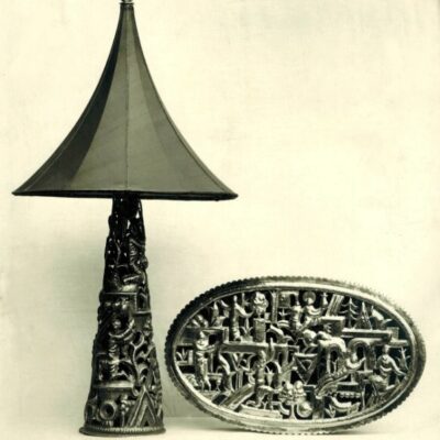 Tischlampe und Kassette von Franz Hagenauer, Messing getrieben, 1927, zeitgenössisches Foto © MAK
